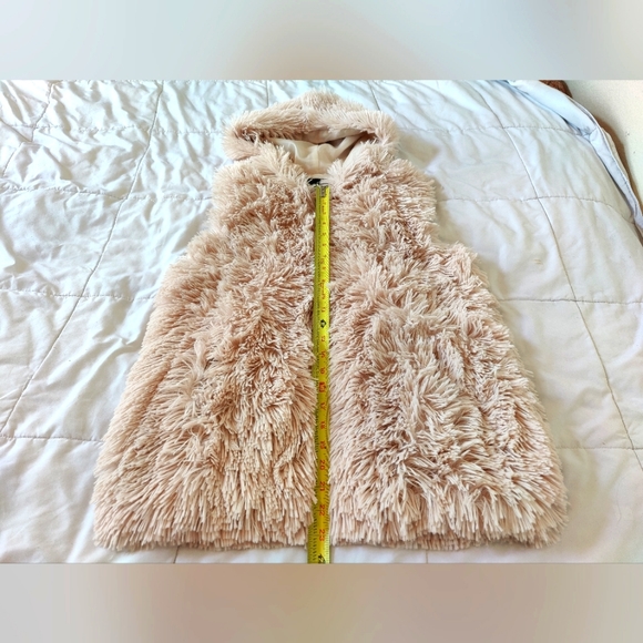 Angie sleeveless and hooded light Pink fuzzy vest with front zipper (Small) π©· - Picture 15 of 16